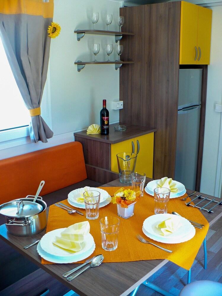 Victoria Mobilehome In Camping Mare E Pineta Лидо-ди-Спина Экстерьер фото