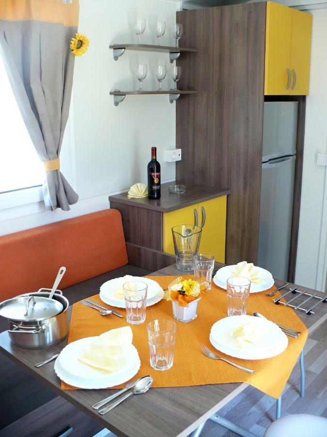 Victoria Mobilehome In Camping Mare E Pineta Лидо-ди-Спина Экстерьер фото